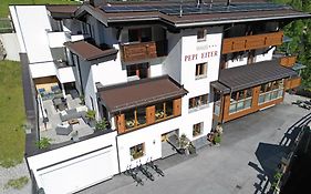 Quality Hosts Arlberg - Haus Pepi Eiter